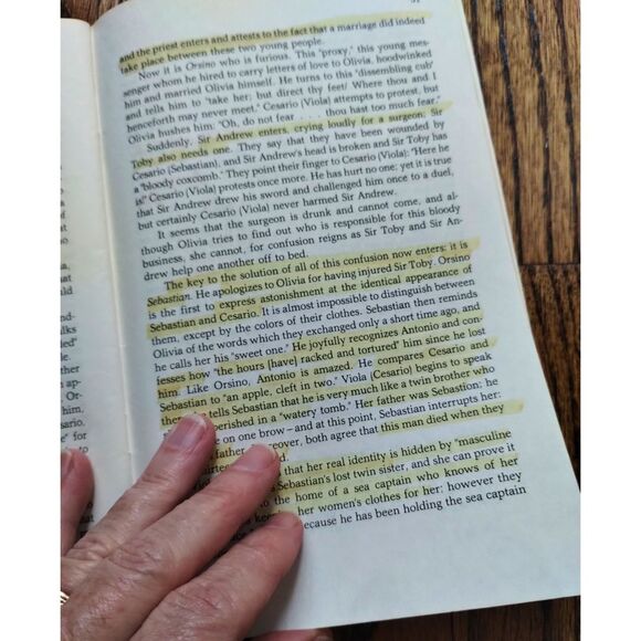 A Lot of 4 Cliff Notes Books (Shakespeare) in Good Condition - Picture 7 of 9